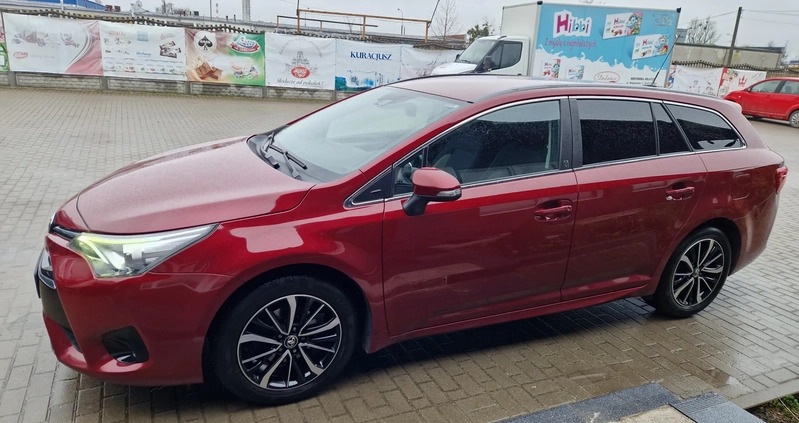 Toyota Avensis cena 53900 przebieg: 238000, rok produkcji 2018 z Leśnica małe 254